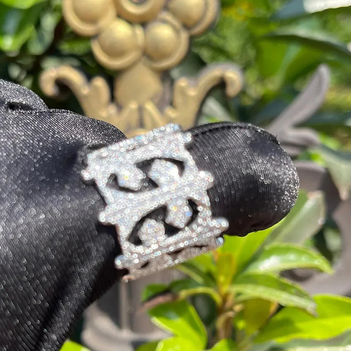 CARÁTIX Hip-Hop Personality Vintage Full Circle Cross Ring – True Electroplating Hipster Ring | High-Quality Hip-Hop Jewelry - CaratixJewelry